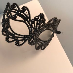 Adults black rhinestone mask